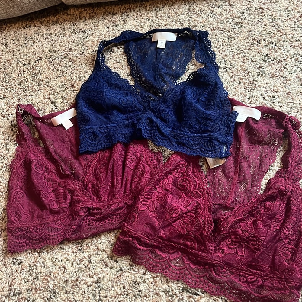 (Set of 3) Francesca’s Lace Deep plunge Bralette XS